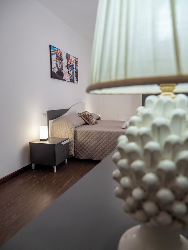 1 bedroom, in-room safe, desk, iron/ironing board