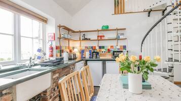 Fridge, dishwasher, electric kettle, toaster