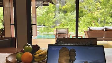 書桌、隔音、熨斗/熨衫板、免費 Wi-Fi