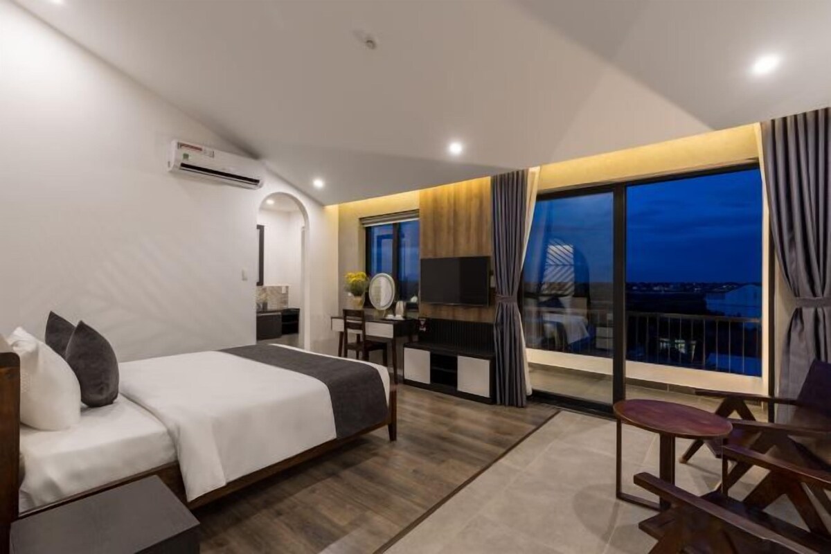 Hochwertige Bettwaren, Betten mit Memory-Foam-Matratzen, Schreibtisch