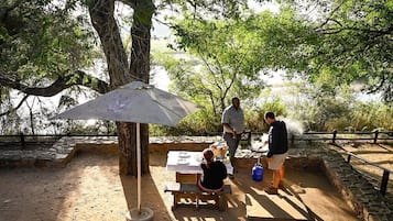 Área de parrillas y picnic