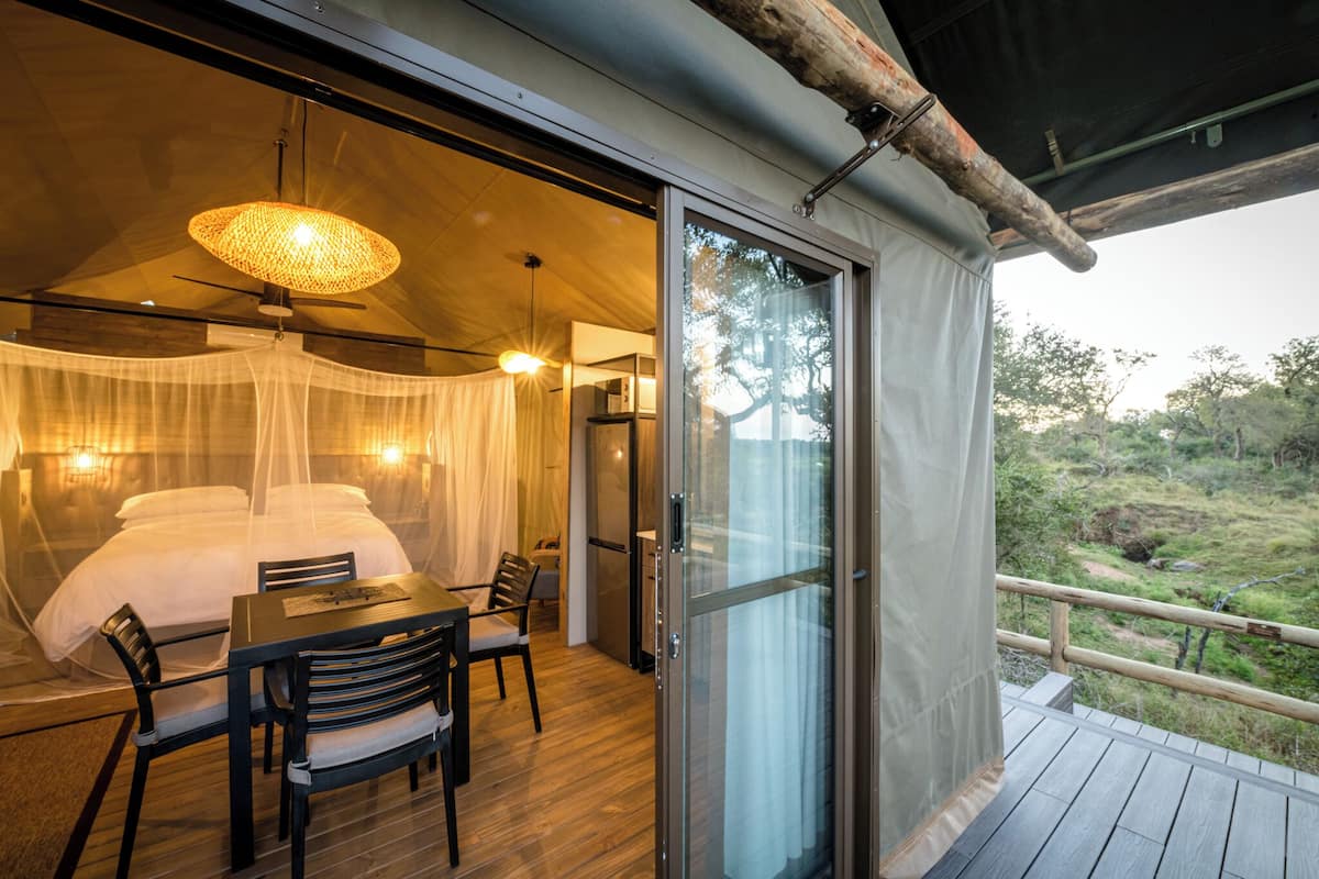 Standard Tent | Wi-fi percuma, cadar katil