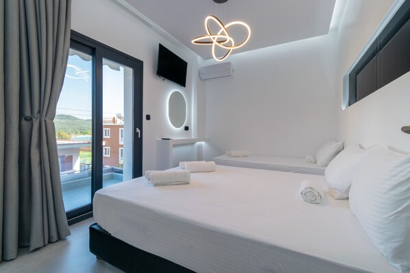 2 bedrooms, WiFi, bed sheets - SithoniaRS Luxury 1st Floor Apartment With SeaView (Neos Marmaras)