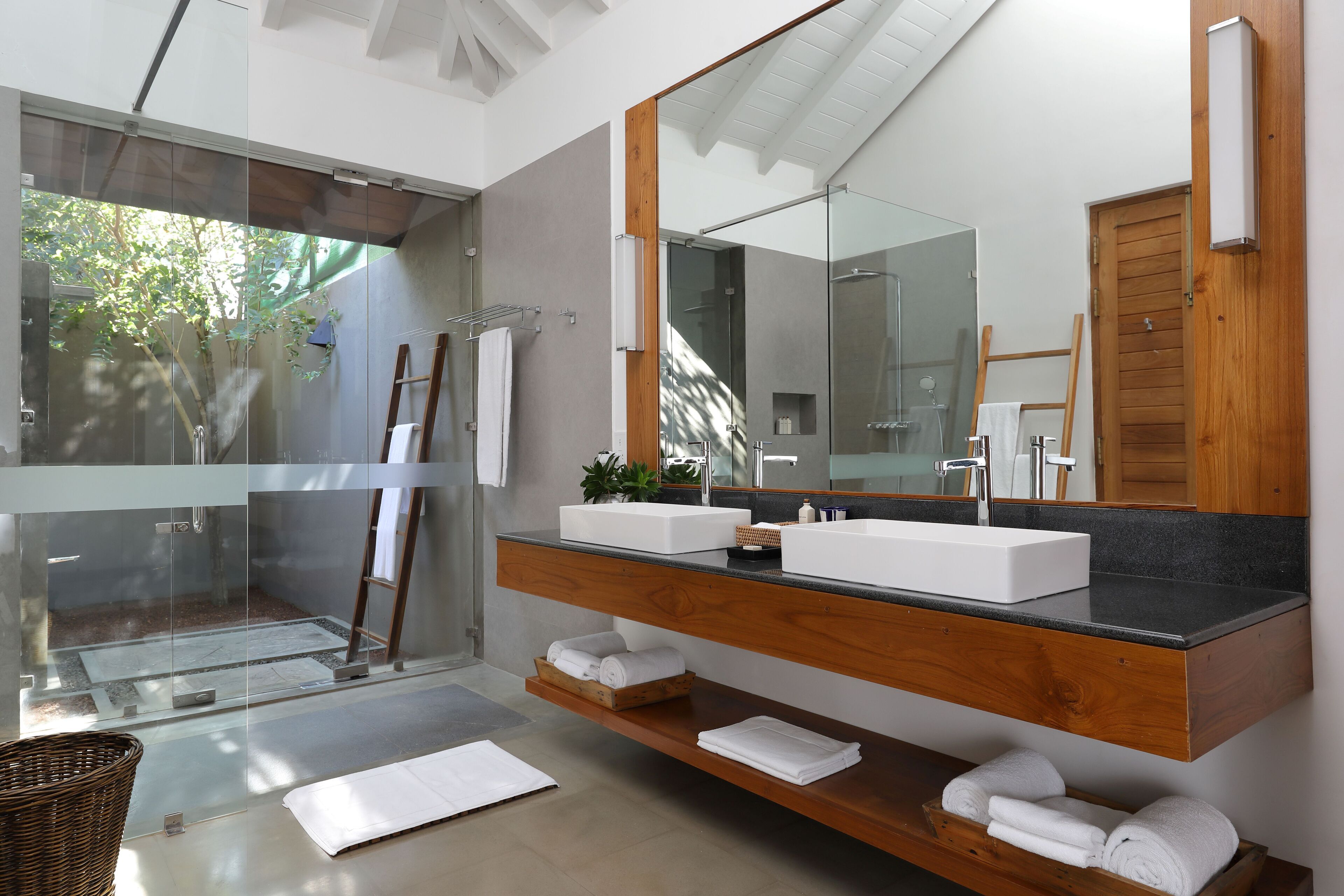 Deluxe-Doppel- oder -Zweibettzimmer | Badezimmer