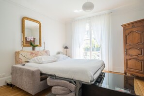 1 bedroom, WiFi, bed sheets - Illuminating Light, by Veeve (Paris)