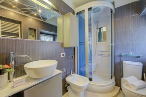 Family Apartment, 2 Bedrooms (Casa Gio Few Minutes from the Lake) | Bathroom | Shower, hair dryer, bidet, towels