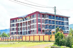 Front of property - DIVINE HOMES RESORT KISUMU (Kisumu)