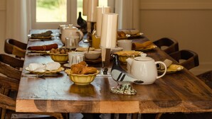 Free daily continental breakfast - Maison des Vignes (Chapaize)