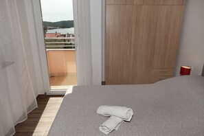 2 bilik tidur, seterika/papan seterika, Wi-fi percuma, cadar katil 
