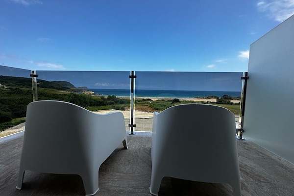 Basic-Doppelzimmer, Terrasse, Meerblick | Minibar, Zimmersafe, kostenloses WLAN, Bettwäsche