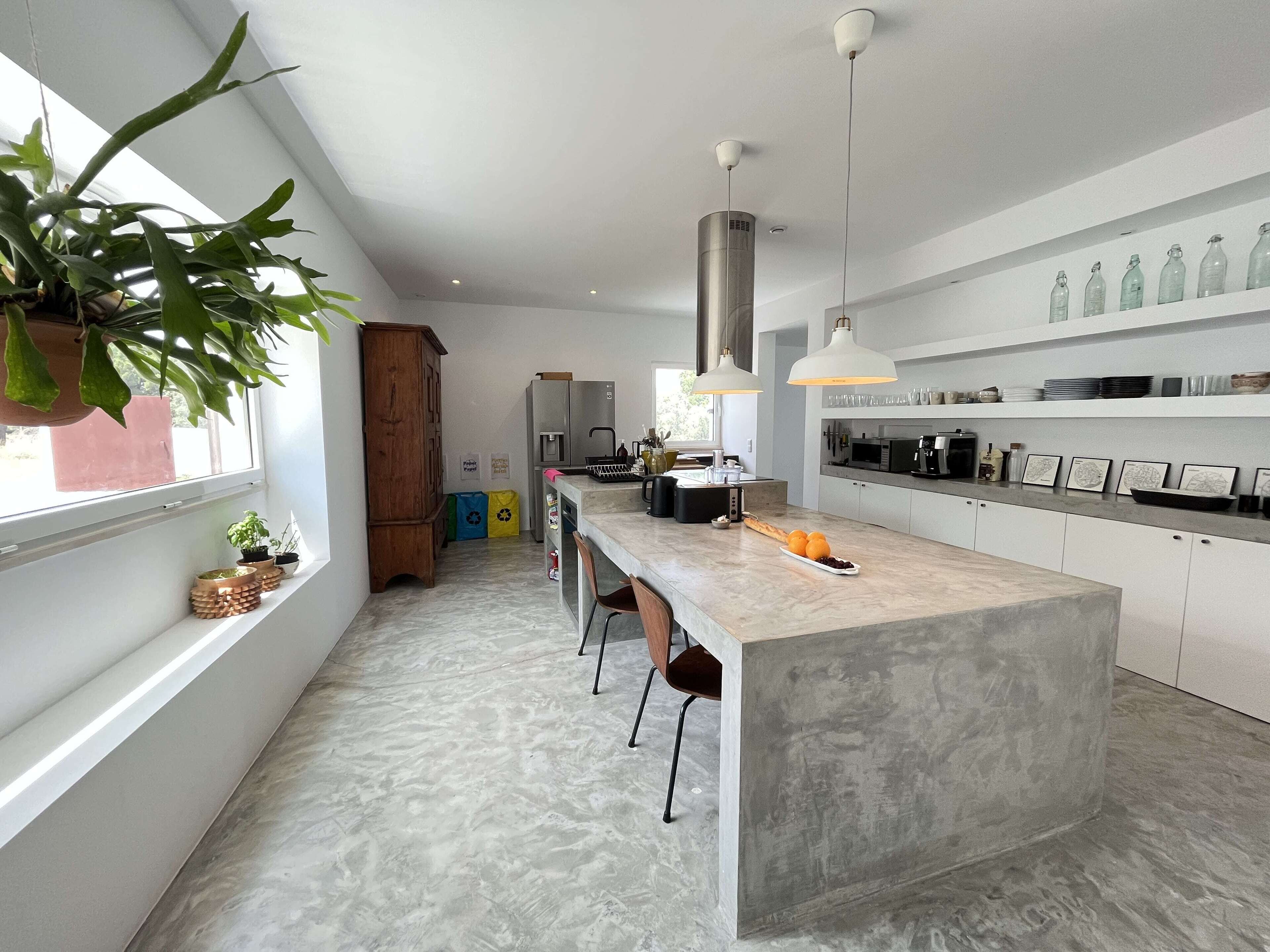 Vila Eksklusif | Dapur pribadi | Lemari es besar, microwave, oven, dan kompor