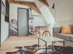 Habitación Deluxe doble | Caja fuerte, escritorio, espacio para trabajar con un portátil