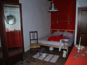 2 bedrooms, bed sheets