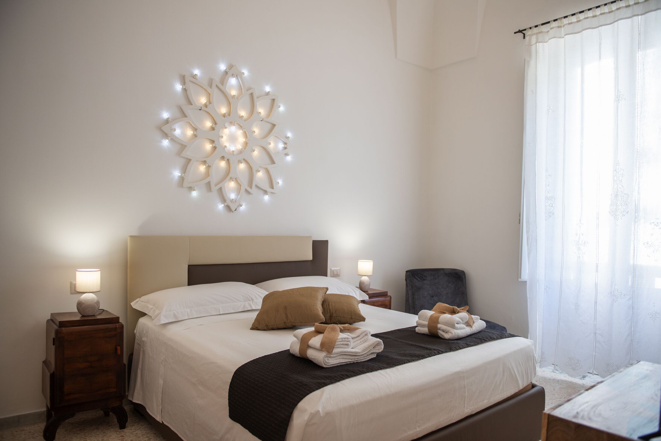 Camera Luxury Donna Carmela | 埃及棉床單、高級寢具、羽絨被、記憶床墊