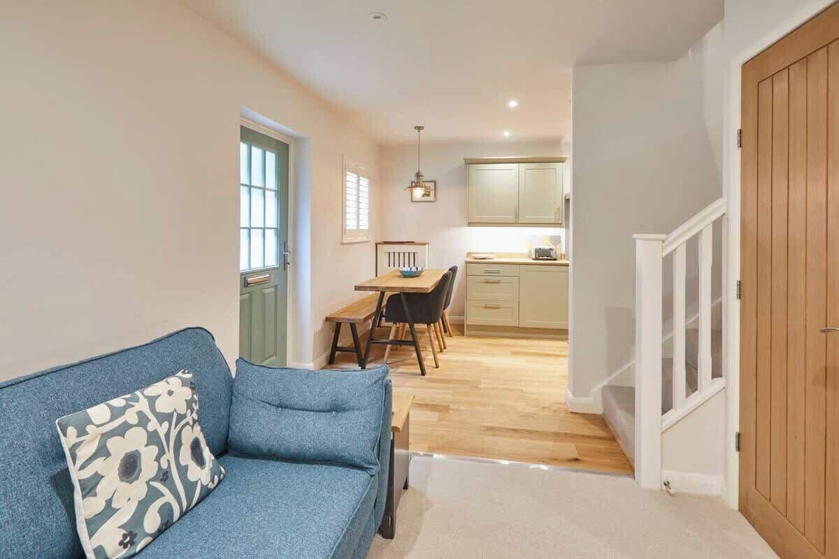 Flat-screen TV, offices