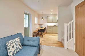 Flatskjerm-TV og kontorer