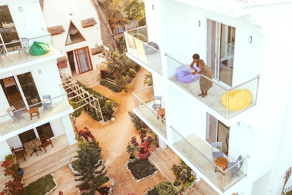 Deluxe Double Room | Desk, iron/ironing board, free WiFi, bed sheets