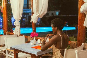 Outdoor dining -  La Perla Beach Resort, Zanzibar - Your Beachfront Private Haven (Pwani Mchangani)