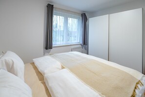 2 chambres, bureau, accès au Wi-Fi (inclus), literie fournie