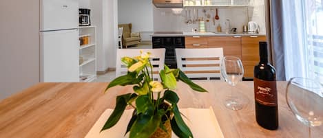 Réfrigérateur, four, plaque de cuisson, lave-vaisselle