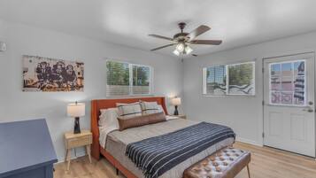 3 Schlafzimmer, Schreibtisch, Bügeleisen/Bügelbrett, kostenloses WLAN