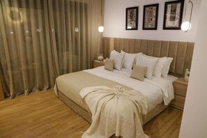 2 Schlafzimmer, Zimmersafe, Schreibtisch, Bügeleisen/Bügelbrett