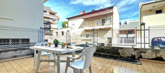 [A Few Steps from the Sea]Spacious House & Private Courtyard