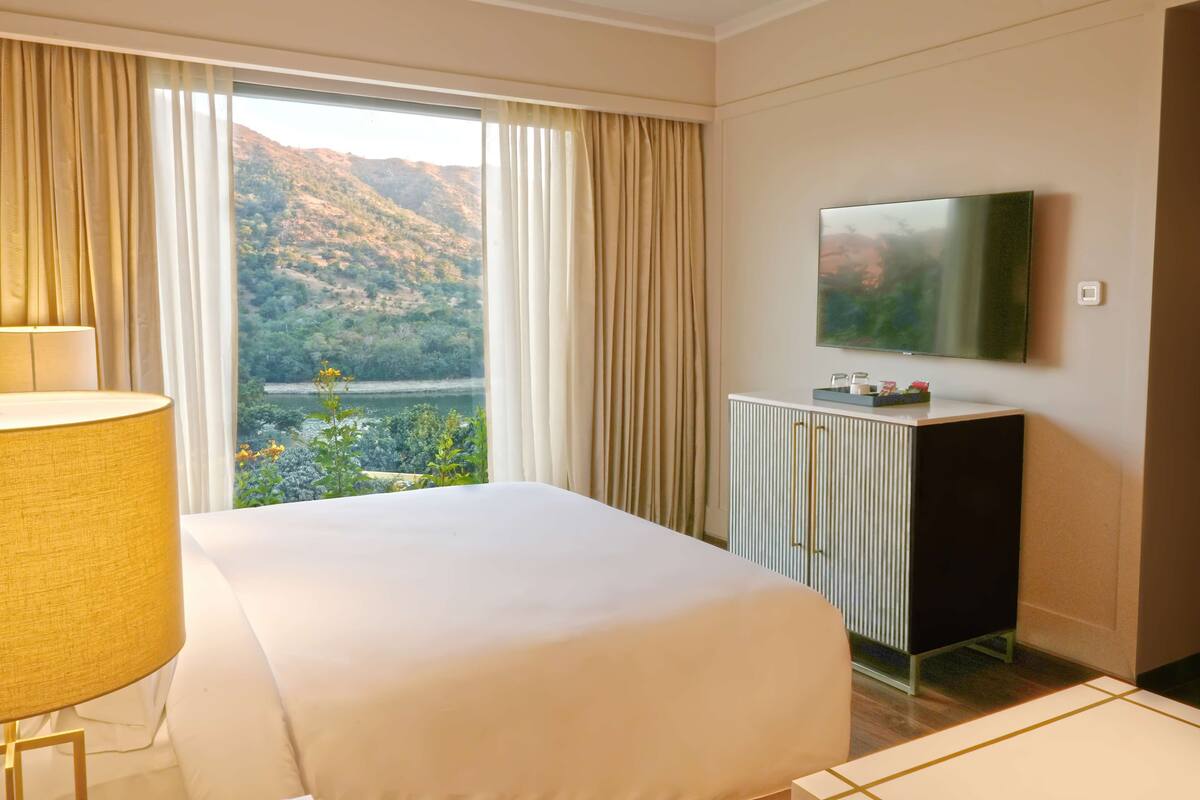 1 bedroom, premium bedding, Select Comfort beds, minibar