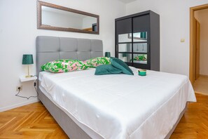2 Schlafzimmer, BĂŒgeleisen/BĂŒgelbrett, Reisekinderbett, kostenloses WLAN