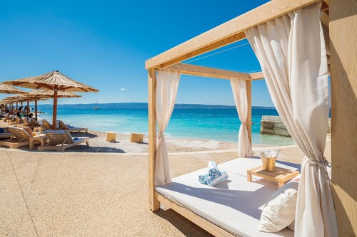 Apartment near beach with the balcony