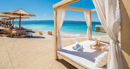 Apartment near beach with the balcony