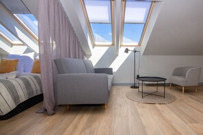 City-Studiosuite | Wohnbereich | 55-cm-Smart-TV mit Kabelempfang, Fernseher