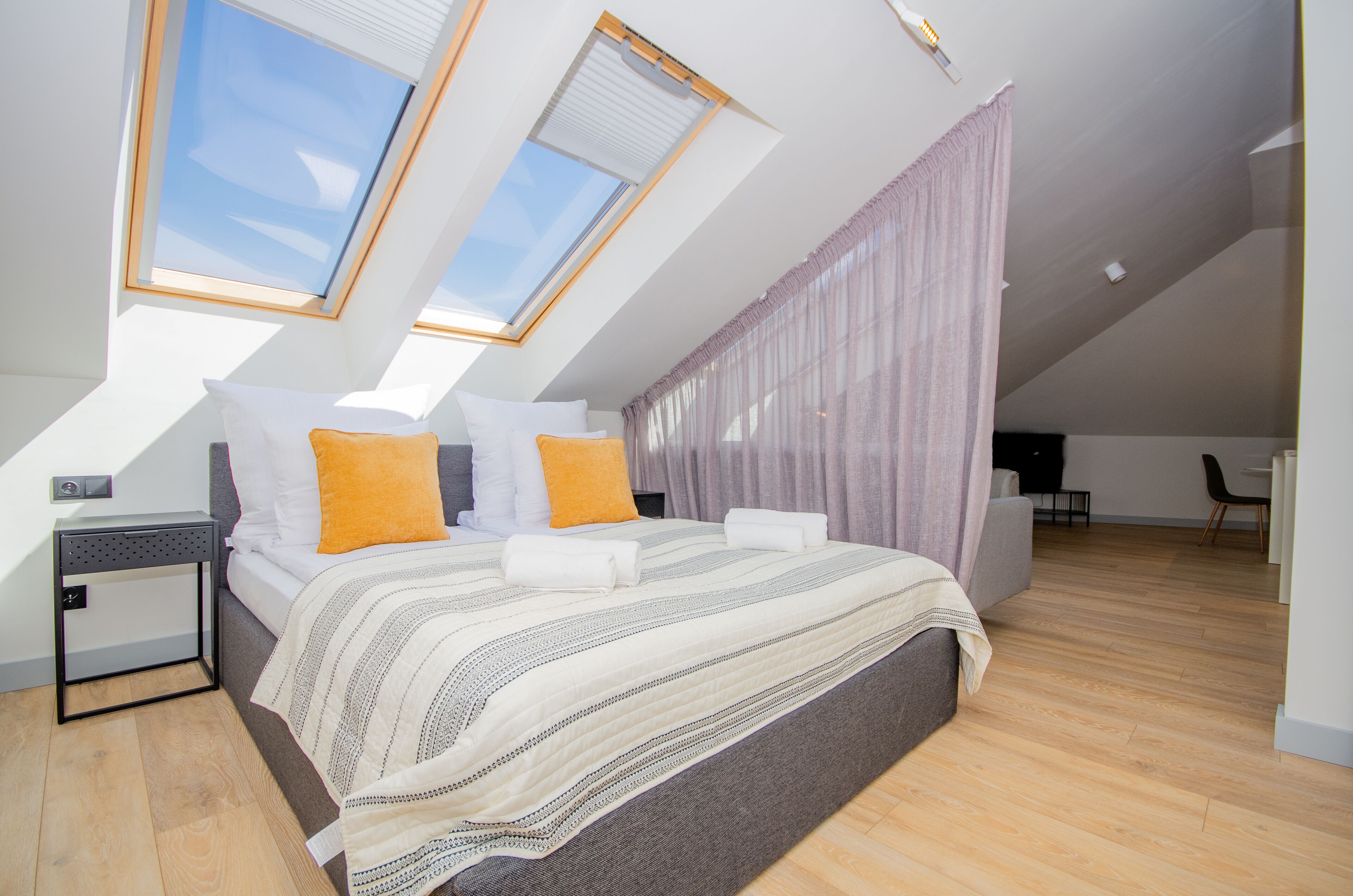 Premium bedding, individually decorated, individually furnished, desk