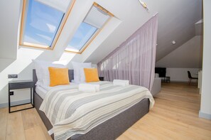 City Studio Suite | Premium bedding, individually decorated, individually furnished, desk - InPoint Old Town - Studio with air-con (Kraków)