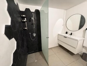 Shower, towels