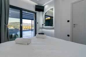 3 bedrooms, WiFi, bed sheets - SithoniaRS Luxury 2nd Floor Roofgarden Apartment With Unique Seaview (Neos Marmaras)