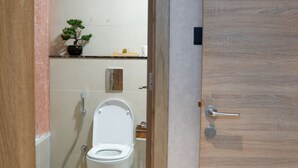 Bathroom - Stylish 1 BR for rent G005 (Dubai)