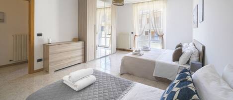 4 camere