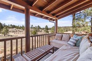 Property grounds - Meadow View Manor | Hot Tub~Billiards~King Beds (Overgaard)