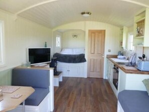 1 bedroom - Swallows Roulotte (Llandeilo)