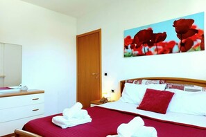 2 bedrooms, WiFi, bed sheets
