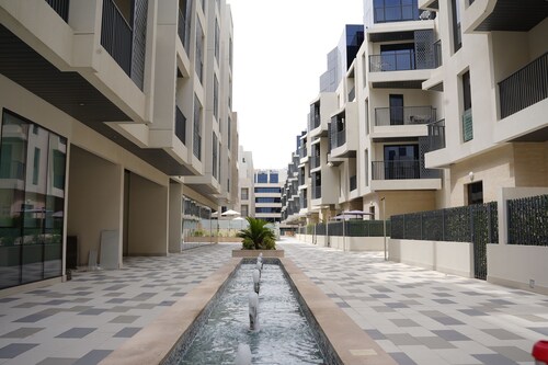 Stylish 1 BR for rent G005