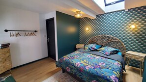 2 Schlafzimmer, Schreibtisch, Bügeleisen/Bügelbrett, Reisekinderbett