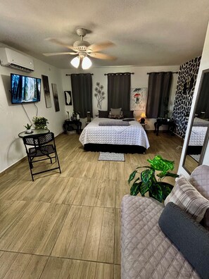 1 bedroom, desk, iron/ironing board, free WiFi