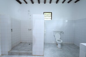 Douche, serviettes fournies