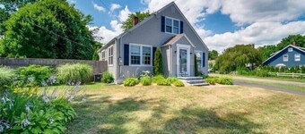 Charming home, easy access - everything Branford. Super Host with 5-Star Rating