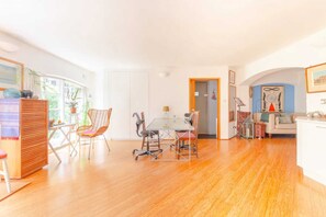 Appartement, plusieurs lits | Restauration