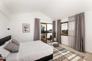 3 Schlafzimmer, Schreibtisch, Bügeleisen/Bügelbrett, Reisekinderbett