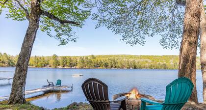 Lakeside Retreat House: Fire pit + Lake + float