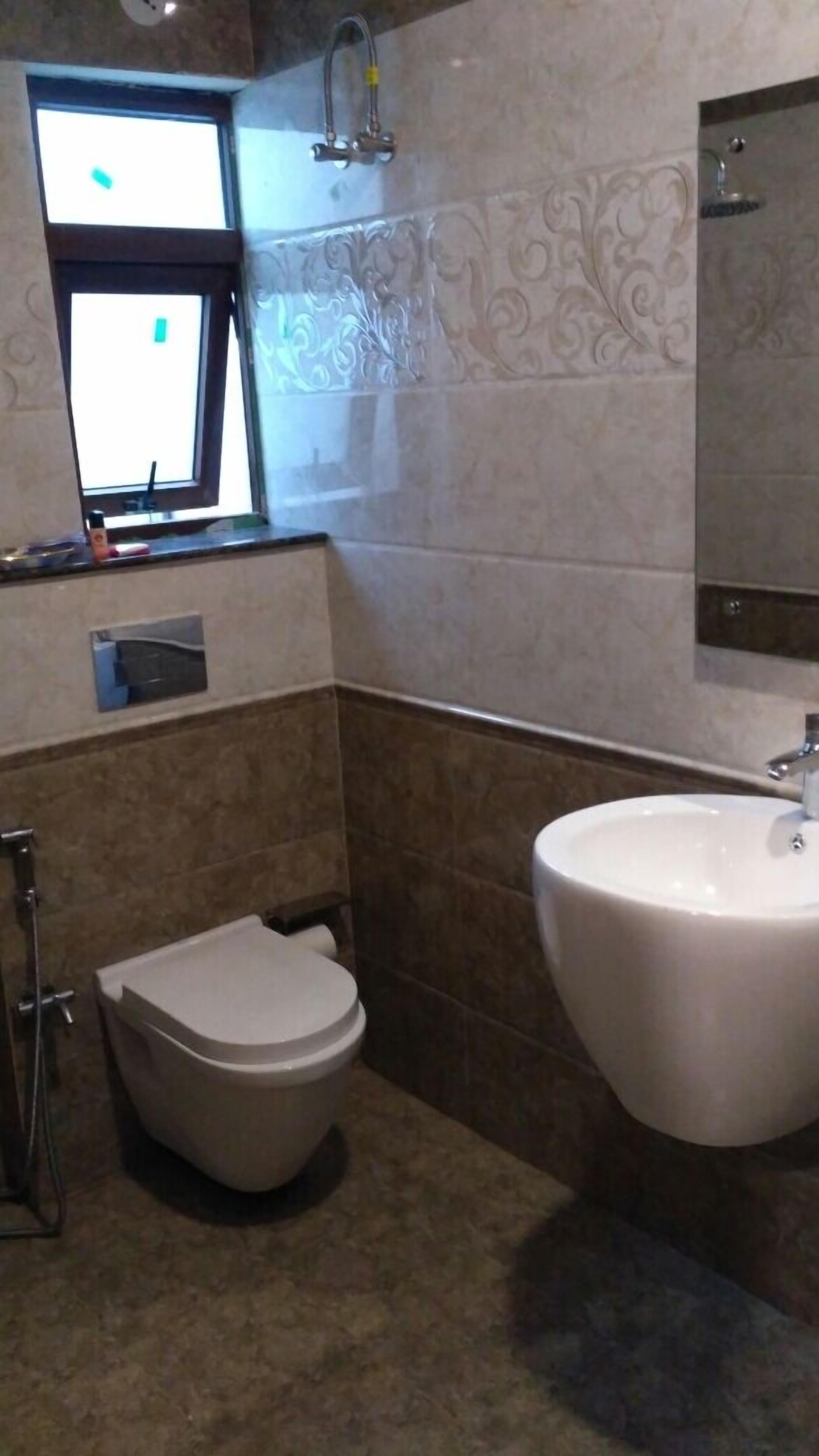 Cottage | Bathroom | Free toiletries
